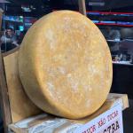 Maior queijo Canastra do mundo será vendido, em pedaços, durante festival gastronômico na Savassi; saiba como
