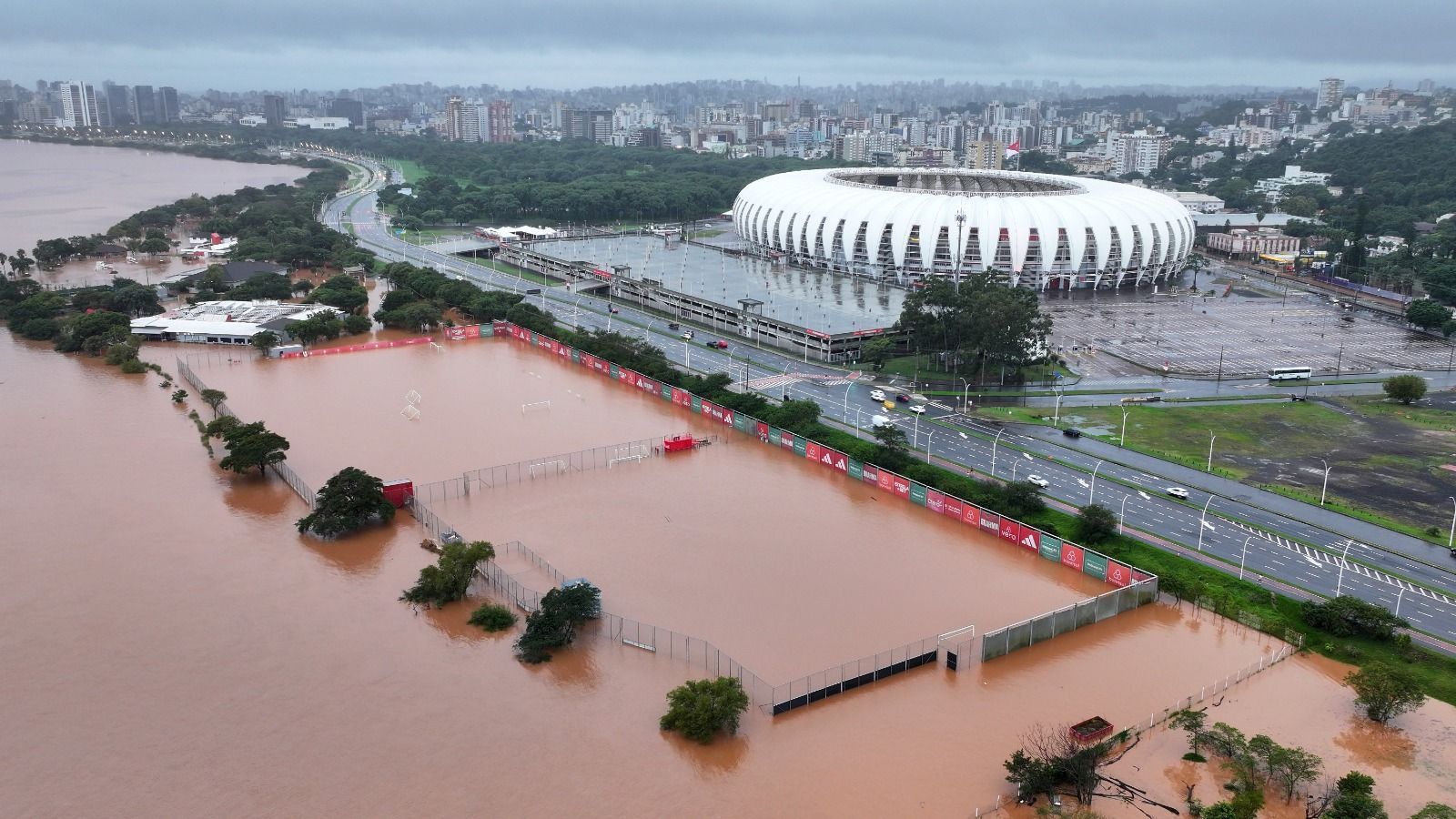 Chuvas no RS: jogadores abraçam campanhas para arrecadação de água potável