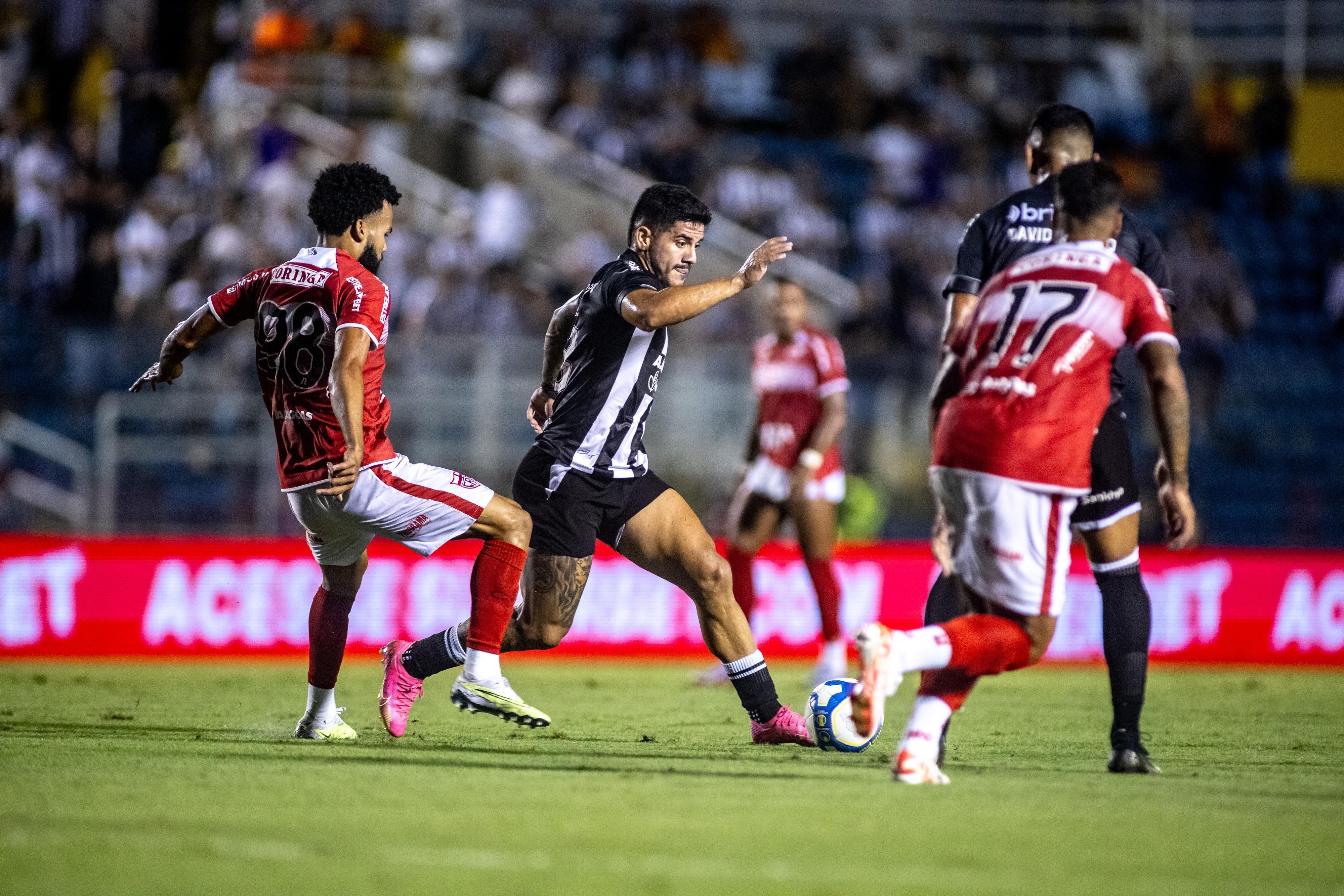 Ceará acumula sete jogos sem vitória em pior momento com Vágner Mancini