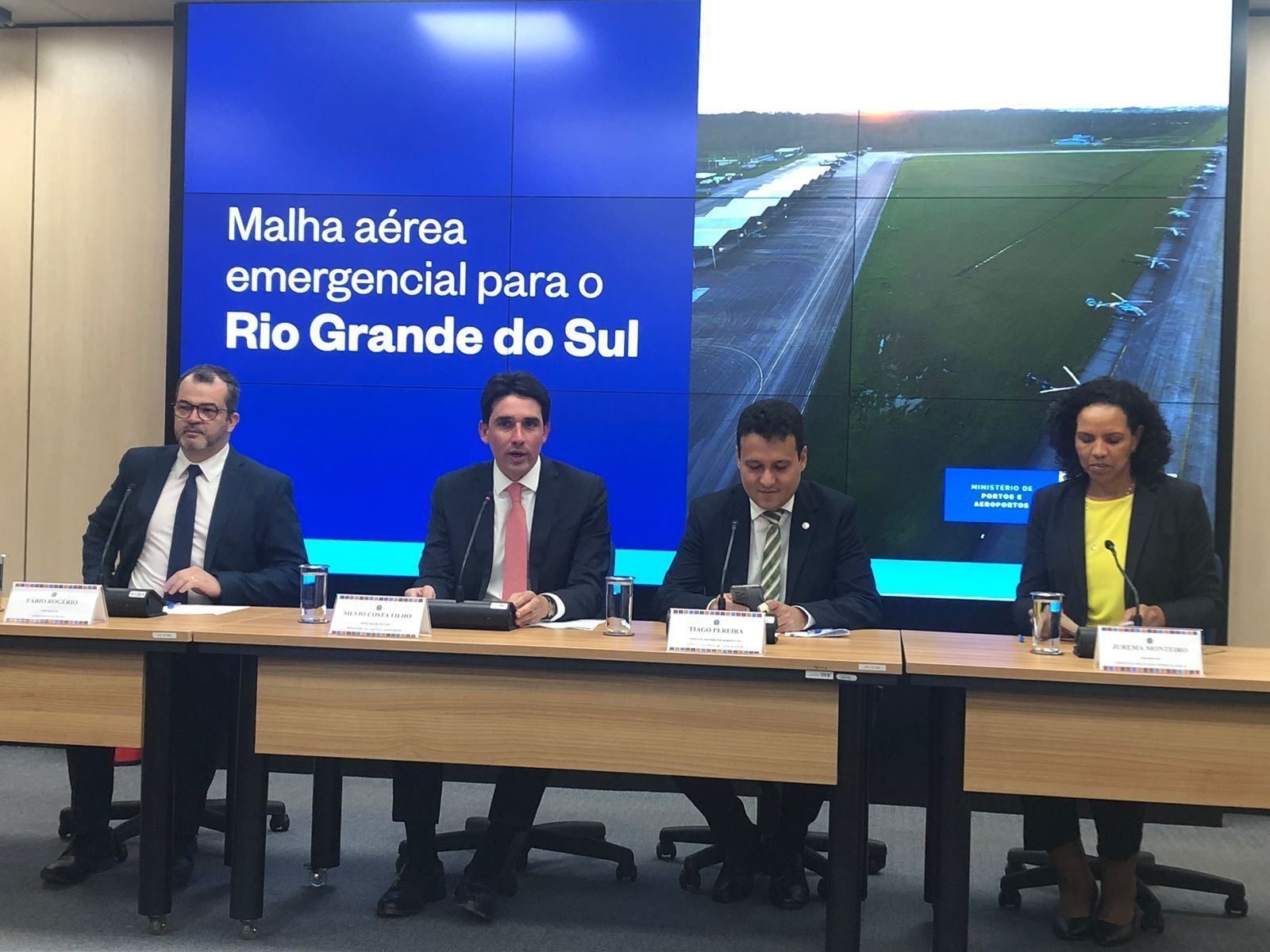 Silvio Costa Filho anuncia a ampliação de voos comerciais para o RS e SC