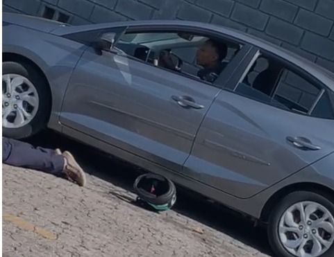 Motociclista tenta impedir roubo de carro e é baleado em Contagem