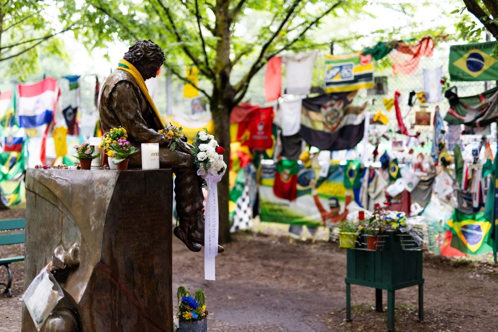 Memorial de Ayrton Senna é vandalizado em Ímola, na Itália