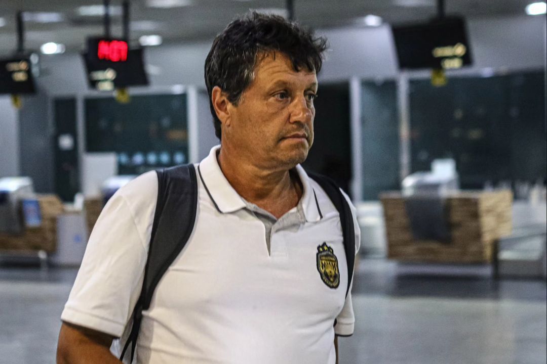 Adilson reage ao acerto com o Cruzeiro, cita Pedrinho e fala em 'volta para casa'