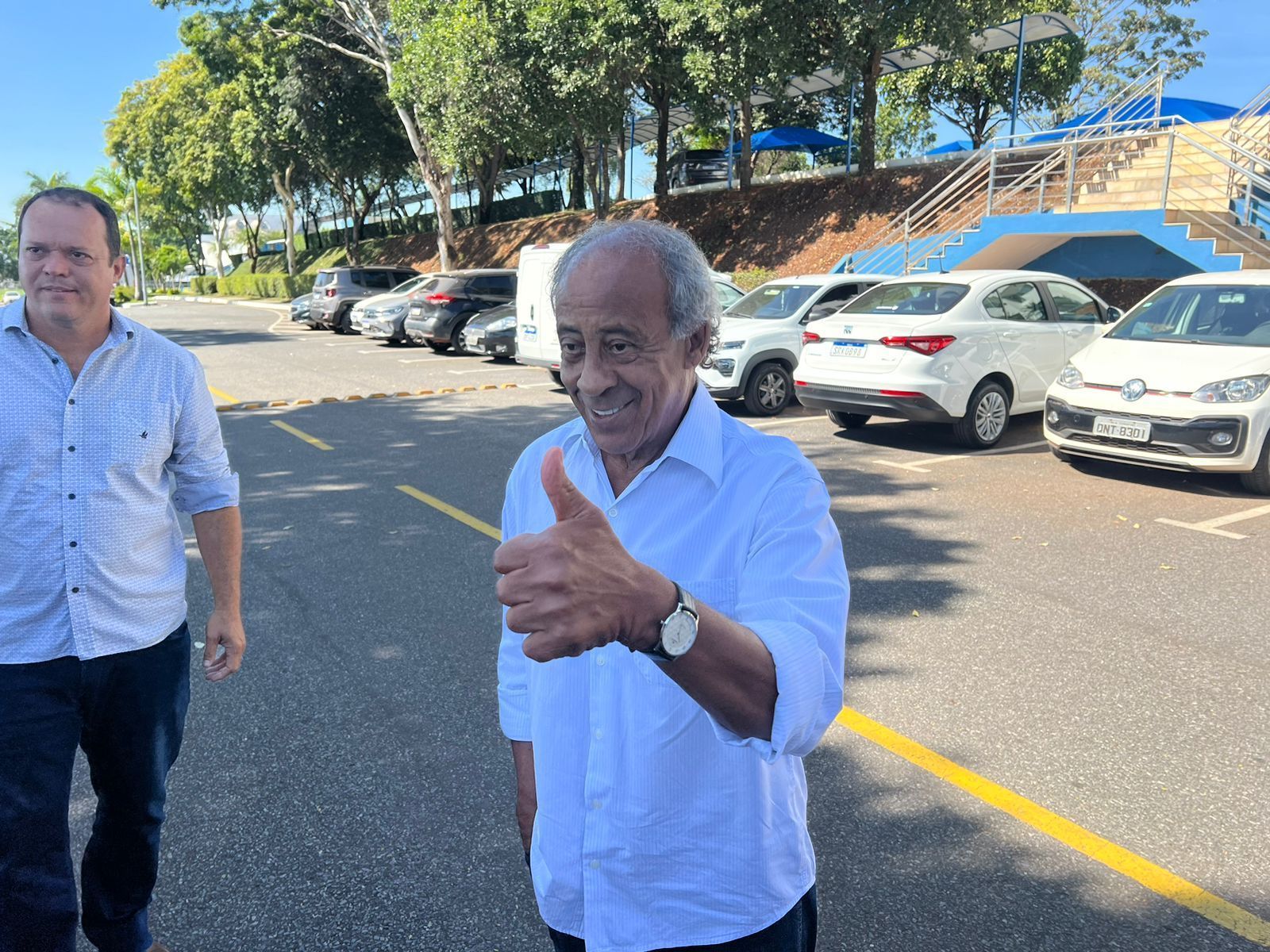 Com presença de Dirceu Lopes, Cruzeiro faz treino aberto na Toca da Raposa