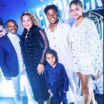 Mãe e namorada de Endrick, do Palmeiras, posam juntas em despedida do jogador