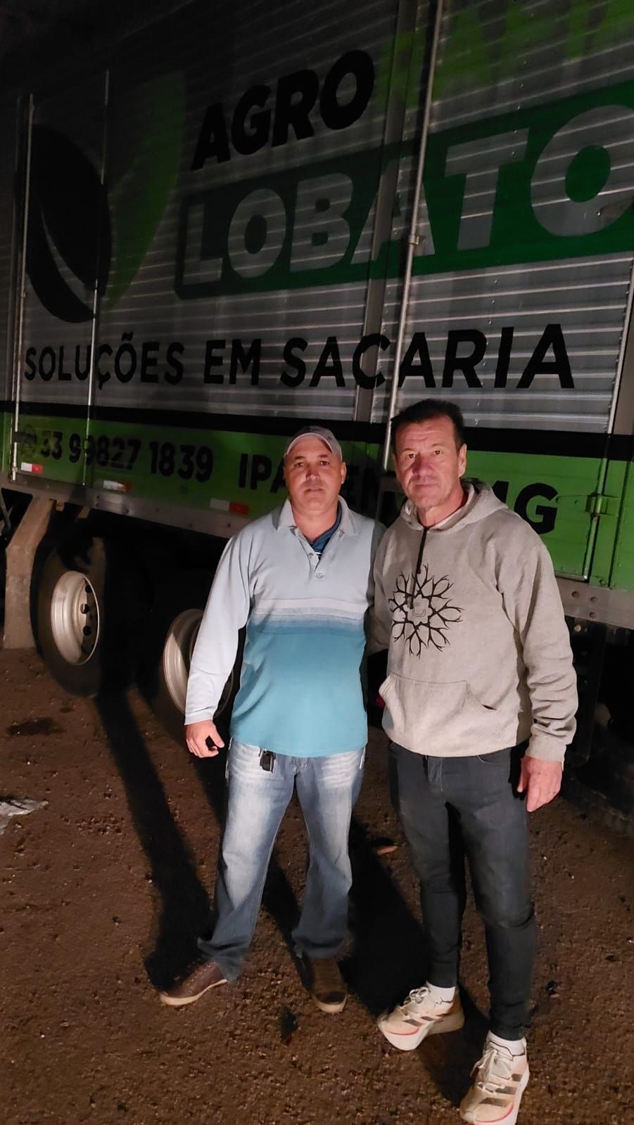 Caminhão com donativos arrecadados por mineiros é recebido por Dunga no RS