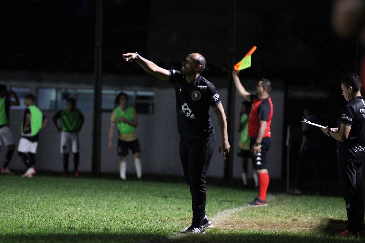 Técnico do Villa Real, Simião projeta estreia no Campeonato Mineiro Sub-20