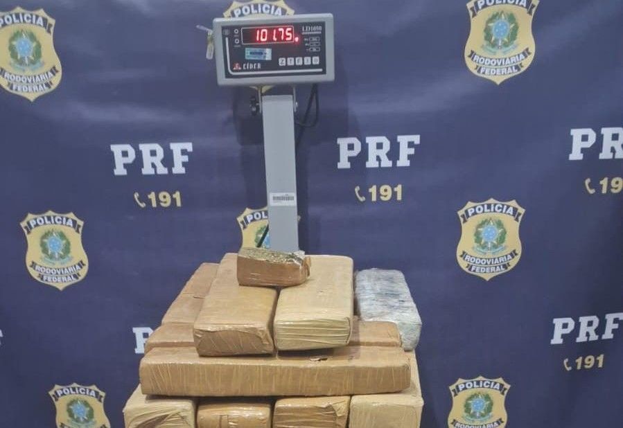 Morador encontra 100 kg de maconha na porta de casa em cidade próxima de Juiz de Fora