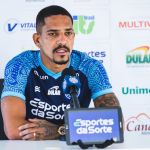 Gilberto reage à oportunidade de ser titular pelo Bahia