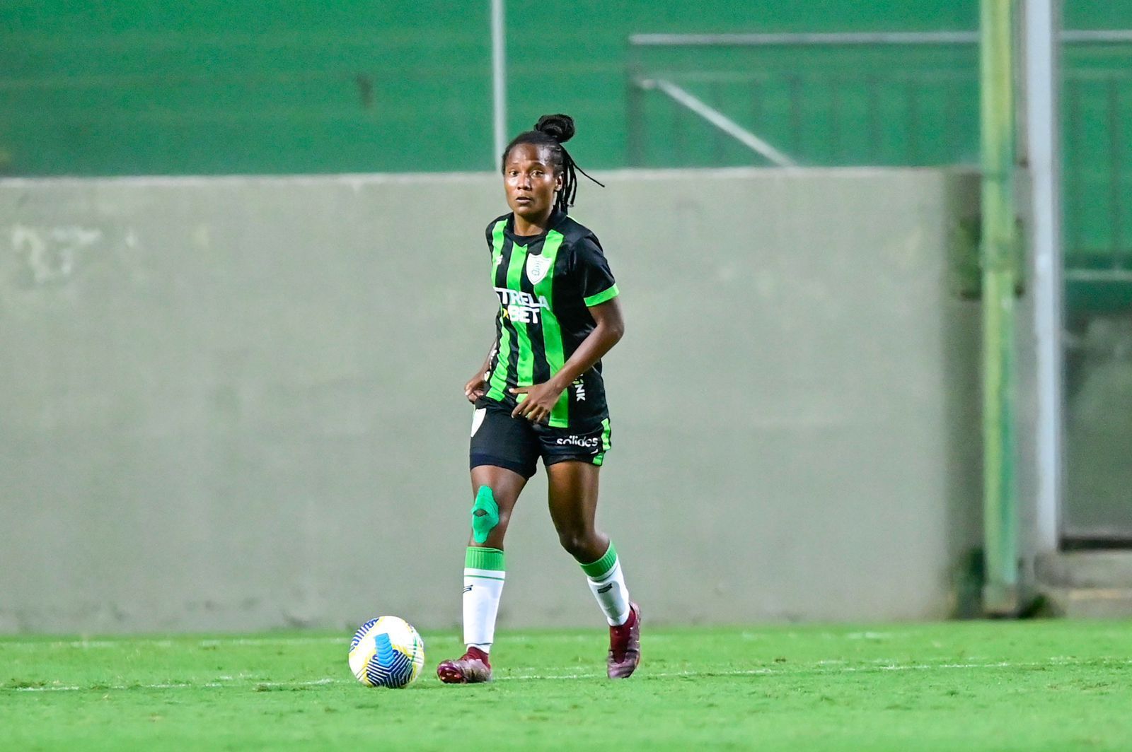 Brasileiro Feminino: Zagueira do América projeta confronto direto com o Fluminense