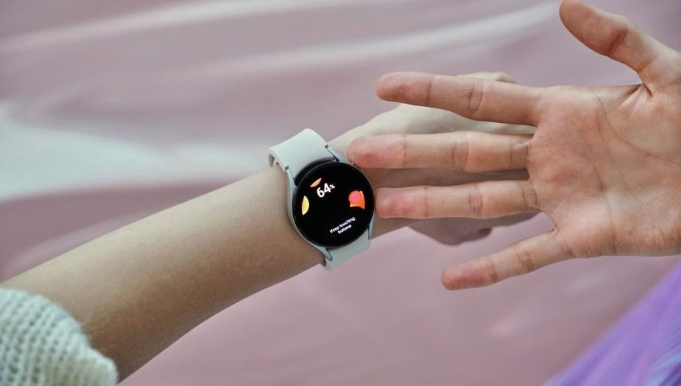 Smartwatch da Samsung poderá diagnosticar apneia do sono? Especialista explica o que é e sintomas da condição
