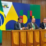 Silveira anuncia novas regras para contratos de distribuição de energia