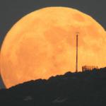 Lua do Esturjão e cinco planetas alinhados: quando e como ver o fenômeno de agosto