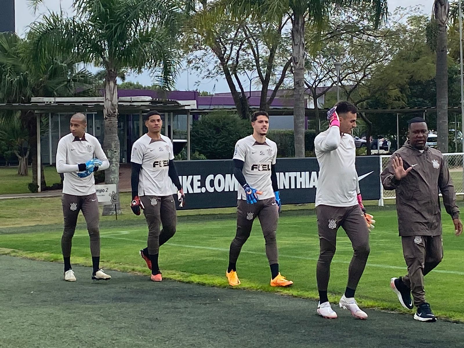 Em treino aberto à imprensa, Corinthians finaliza preparação para enfrentar o Cuiabá