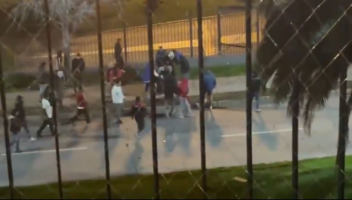 Briga entre torcidas deixa uma pessoa morta e suspende amistoso no Chile; assista