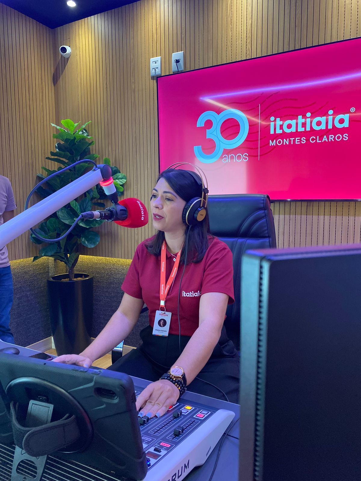 Rádio Itatiaia Montes Claros celebra 30 Anos com nova programação e sede renovada