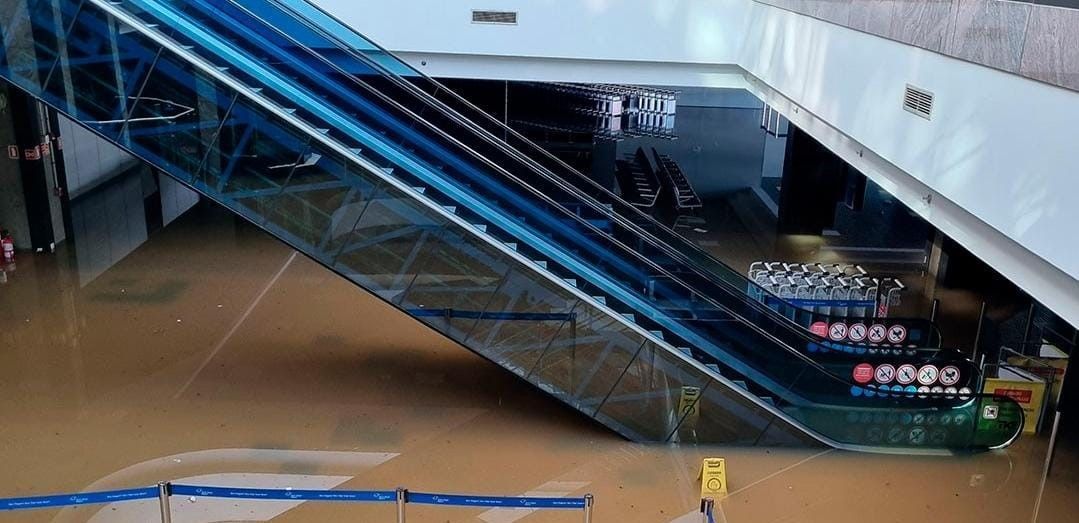 Dois meses depois de enchente histórica, limpeza do aeroporto de Porto Alegre é concluída; veja fotos
