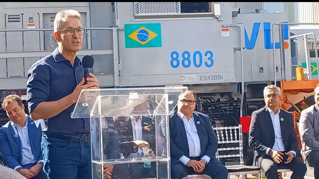 Zema cobra governo Lula por investimentos em ferrovias