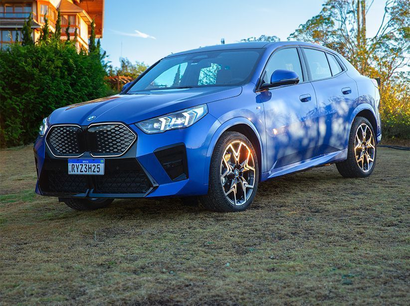 Com jeitão de Coupé, novo X2 está maior e continua tecnológico