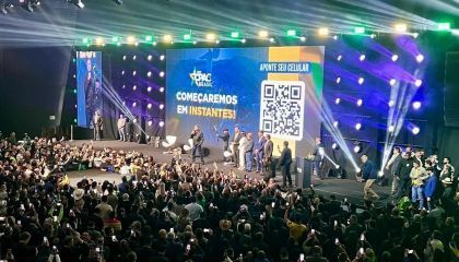 Repórteres da CNN e do Estadão são atacados em evento conservador em Santa Catarina