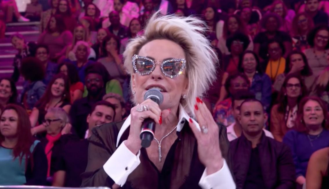 Ana Maria Braga se emociona ao ver apresentação de participante da 'Dança dos Famosos'