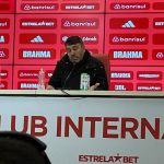 Abatido após derrota no Brasileirão, Coudet argumenta sobre desempenho do Inter