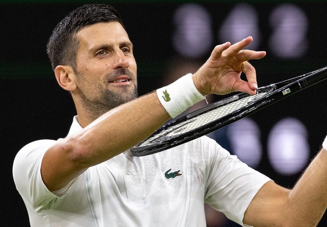 Djokovic avança às semifinais de Wimbledon após desistência de adversário