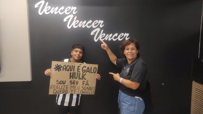 Regina Pacífico levou o filho Marcos, de 12 anos em um dos camarotes do Atlético