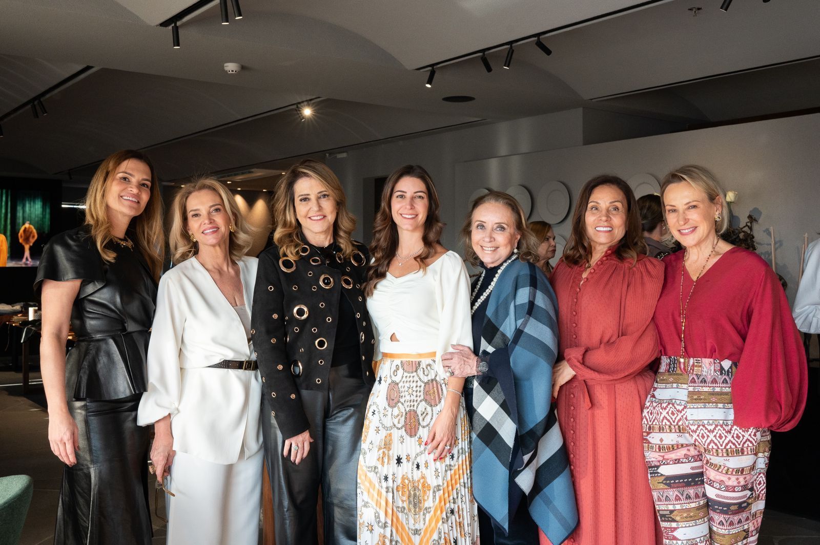 Espaço Altíssimo e vinícola Menin Douro Estates realizam evento para coleção Saint Laurent