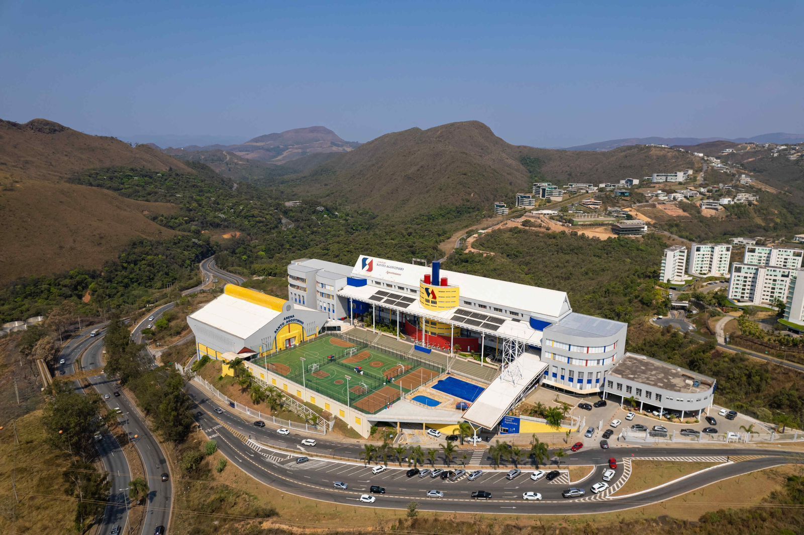 Colégio Santo Agostinho arrecada mais de 20 mil kits escolares para o Rio Grande do Sul