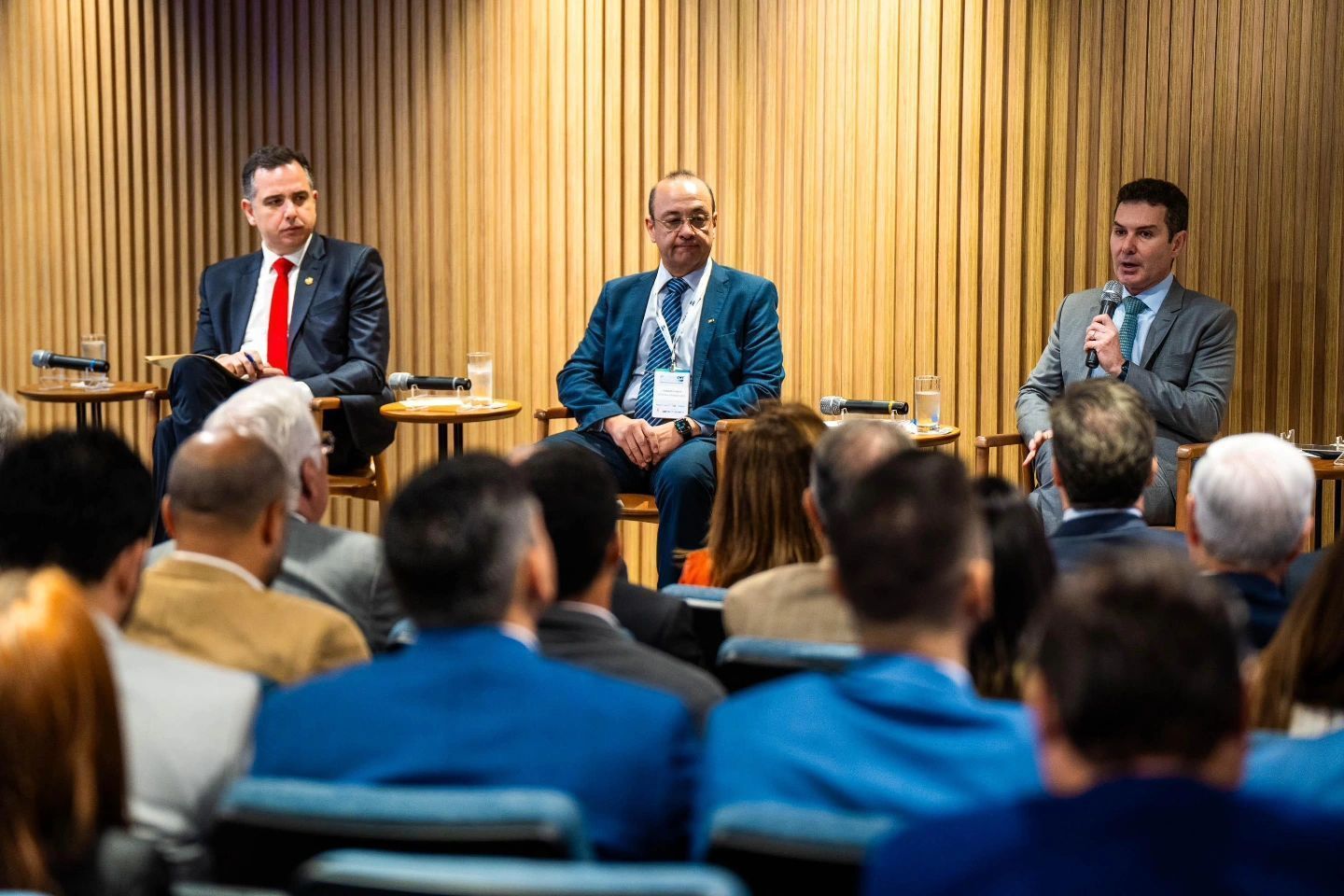 Autoridades e empresários discutem soluções para uma mobilidade urbana sustentável
