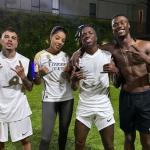 Vini Jr. e Camavinga, do Real Madrid, jogam partida de futebol com cantores