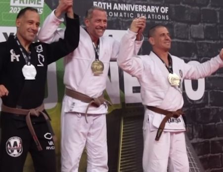 Ator da Globo ganha medalha de ouro em Grand Slam de Jiu Jitsu