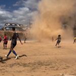 ‘Mini-tornado’ interrompe partida de futebol amador em Ribeirão das Neves