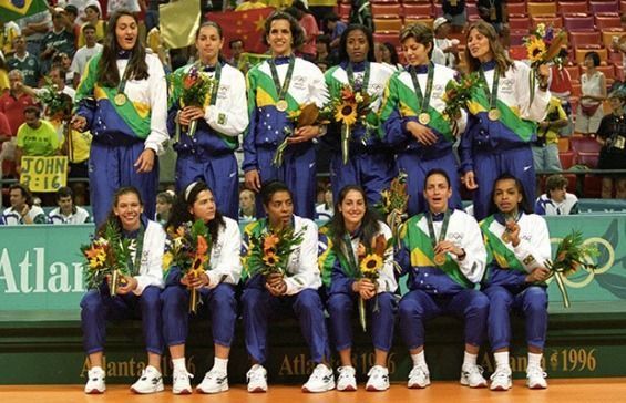 Vôlei: ex-Seleção Brasileira revela ganhar mais com internet do que jogando