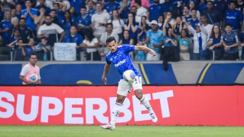 Cruzeiro renova contrato com lateral-esquerdo Kaiki até dezembro de 2027