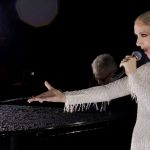 Celine Dion, afastada dos palcos há cinco anos, se apresenta na abertura da Olimpíada de Paris