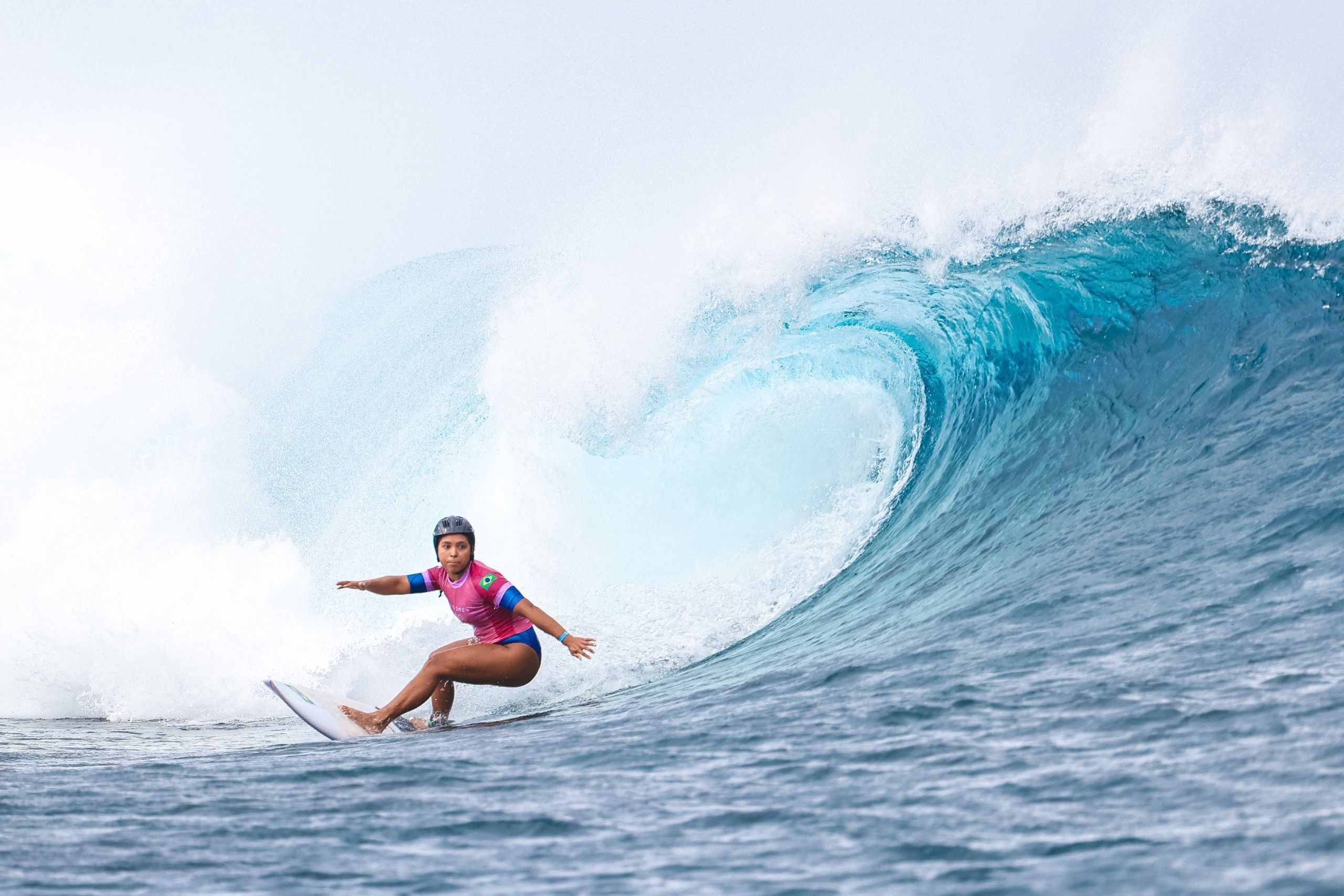 Paris 2024: Tainá Hinckel bate canadense e vai às oitavas no Surfe Feminino