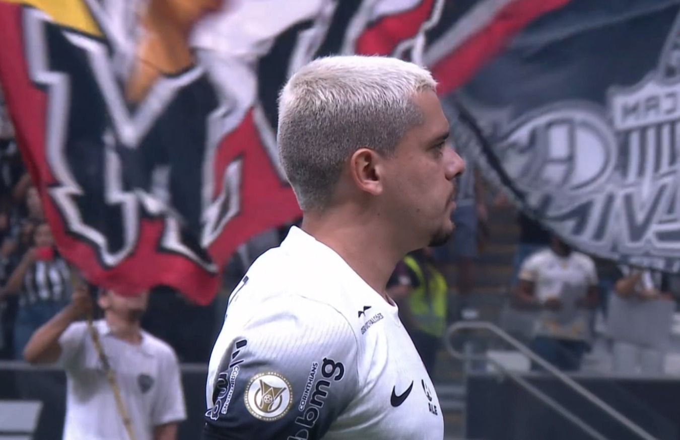 Fagner lamenta derrota, mas destaca atuação do Corinthians: 'A reação já começou'