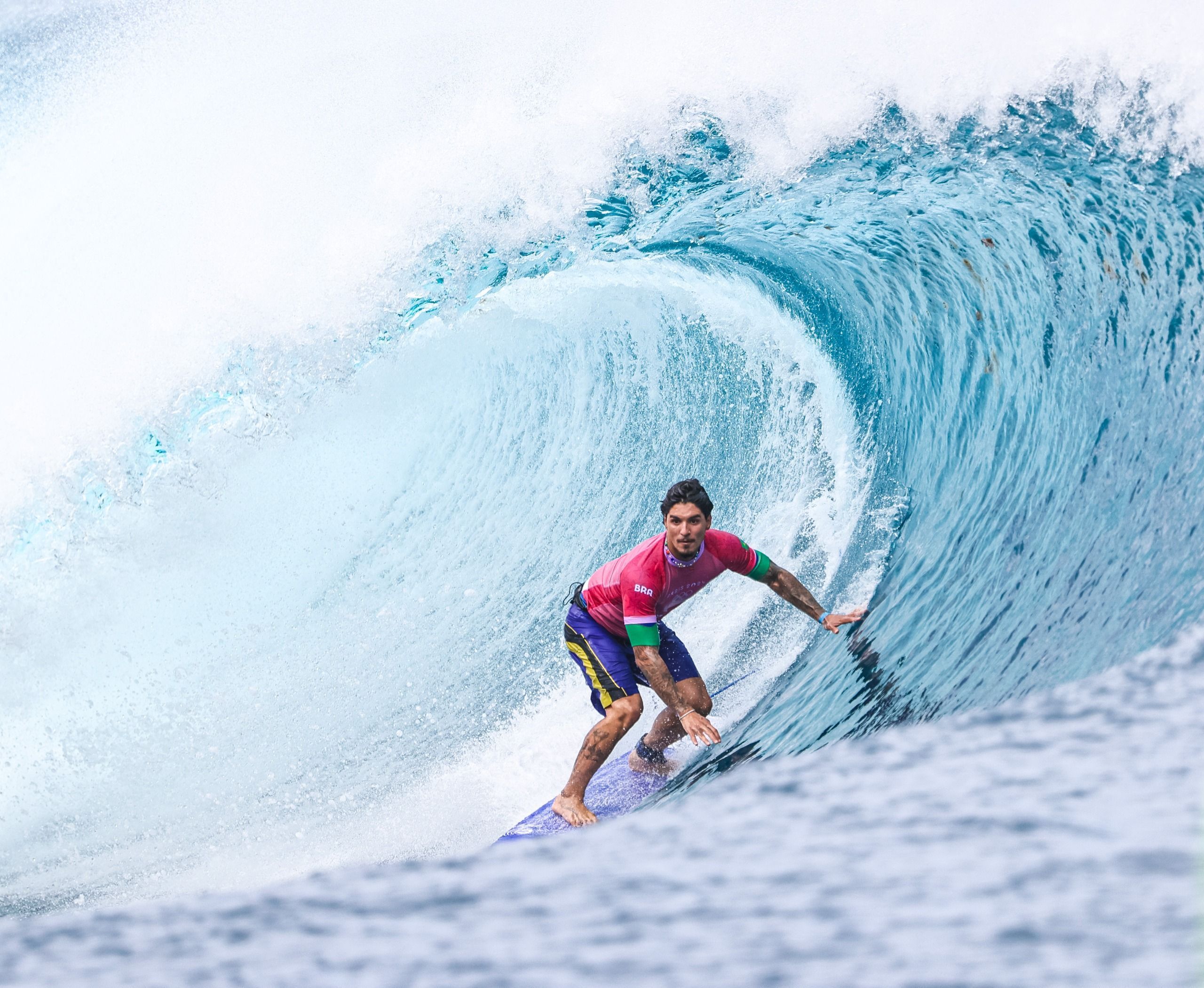 Brasileiros ‘invadem’ redes sociais de surfista japonês após vitória de Medina