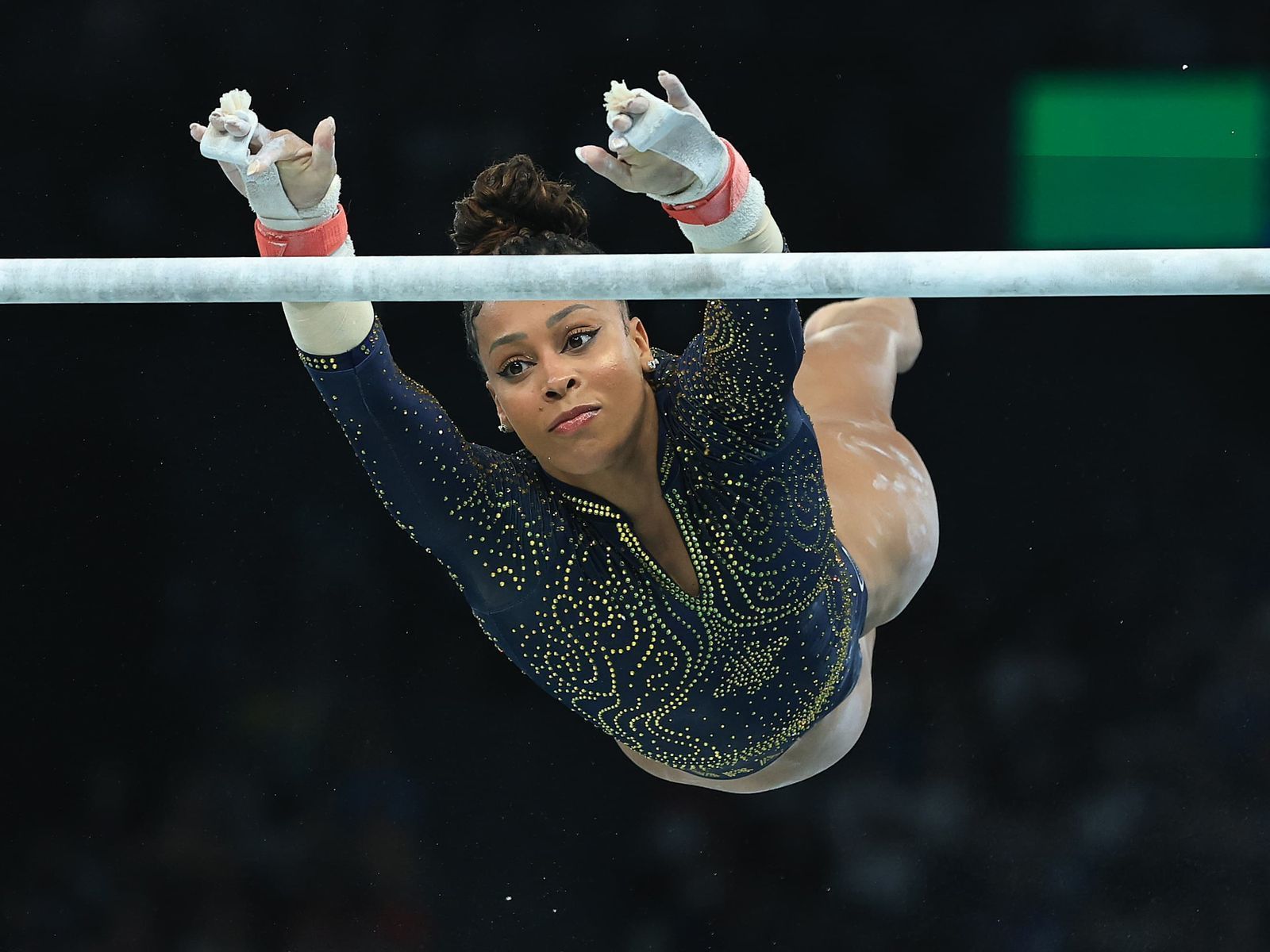 Medalhista olímpica na ginástica desabafa após viver drama familiar