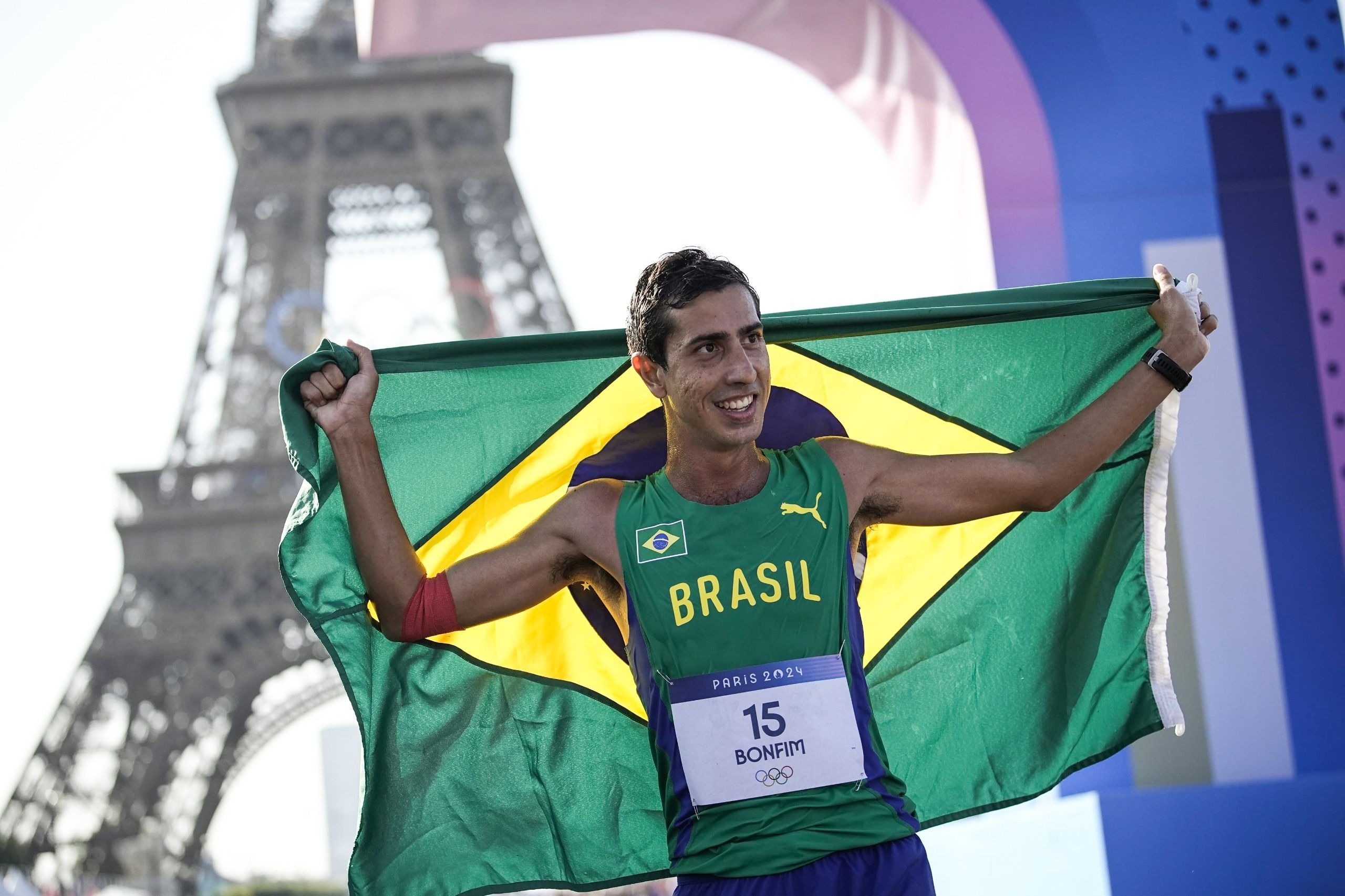 Quem é Caio Bonfim, medalhista de prata do Brasil na Marcha Atlética em Paris 2024