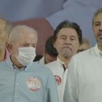 Com sintomas gripais, Lula participa de convenção do PT usando máscara