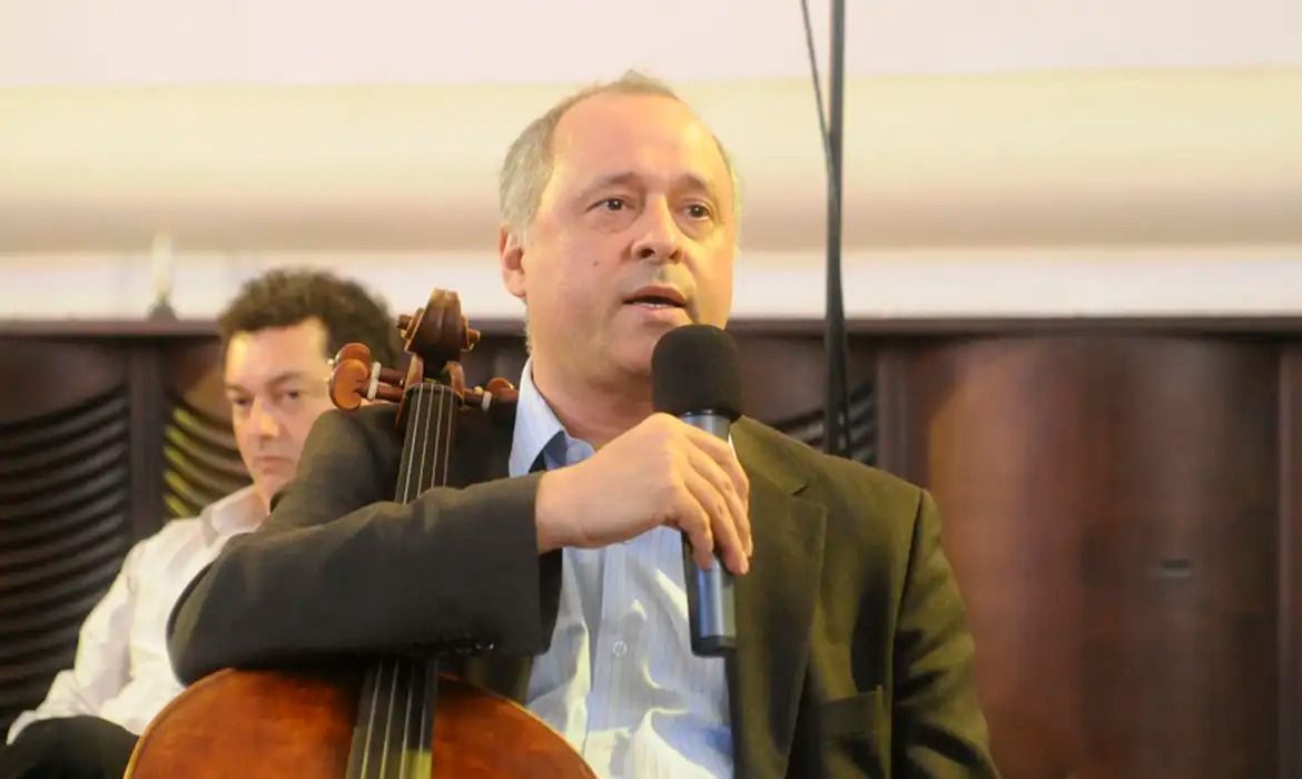 Morre Antonio Meneses, um dos maiores nomes do violoncelo no mundo, aos 66 anos