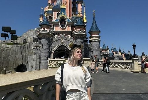 Paris 2024: atleta é expulsa da Vila Olímpica após visita à Disney