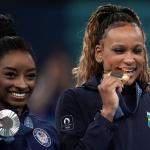 Rebeca Andrade reage ao ouro no solo em Paris e explica choro: 'Estou explodindo'