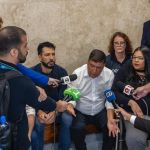 Podemos quer trocar vice de Viana 'o mais rápido possível', mas senador resiste