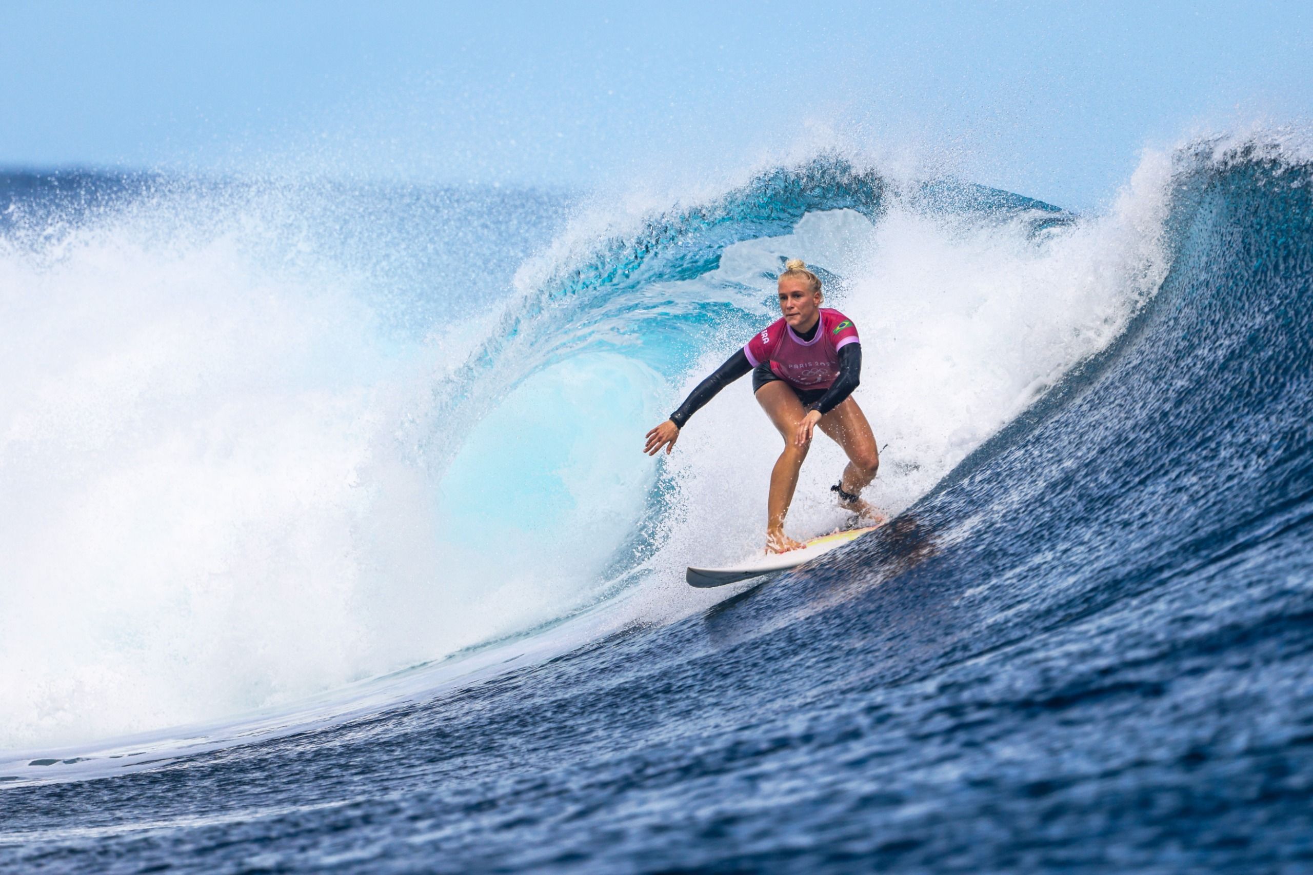 Paris 2024: Tatiana Weston-Webb aproveita falha de rival, vence e vai à final no surfe