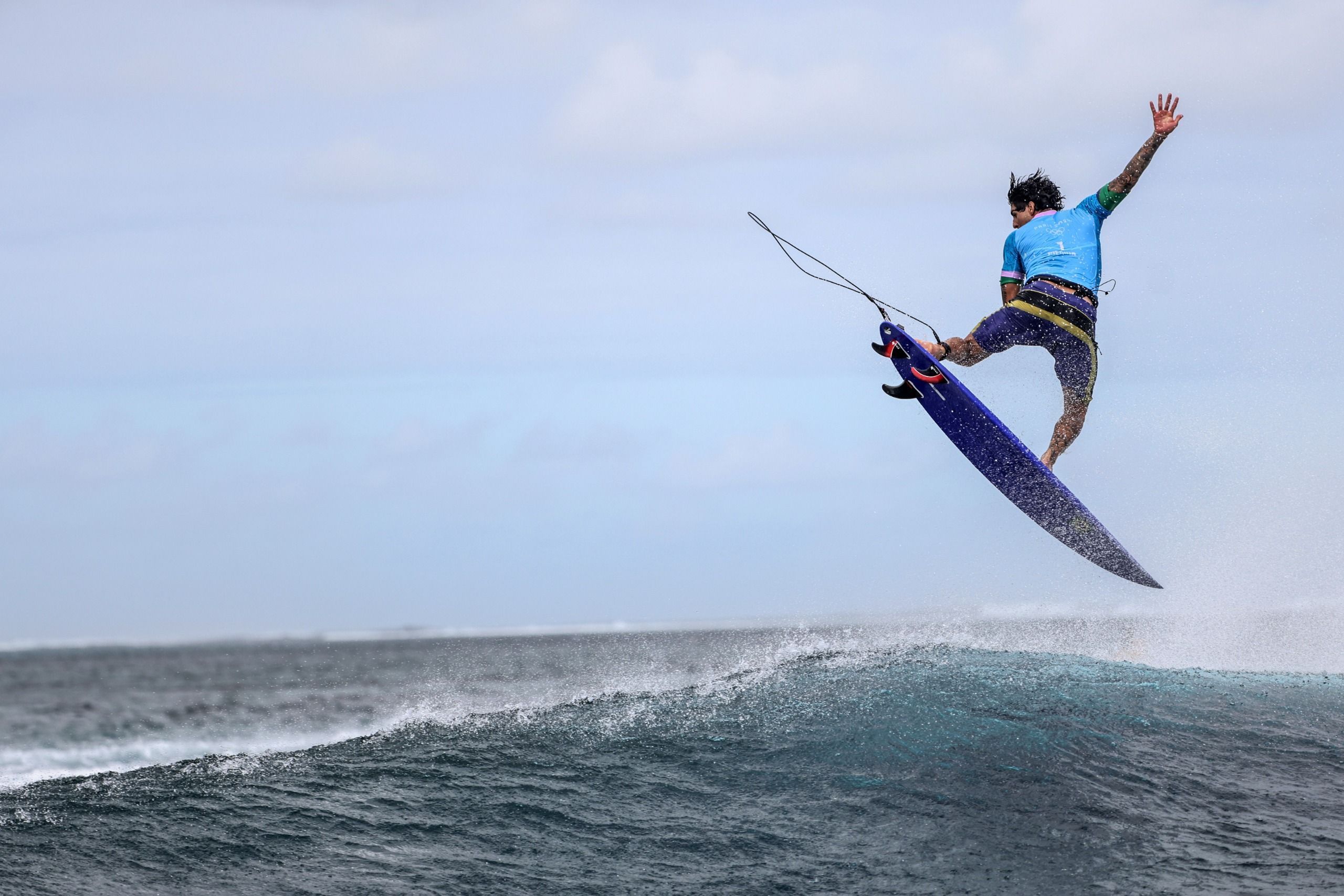 Paris 2024: Gabriel Medina bate peruano e conquista medalha de bronze