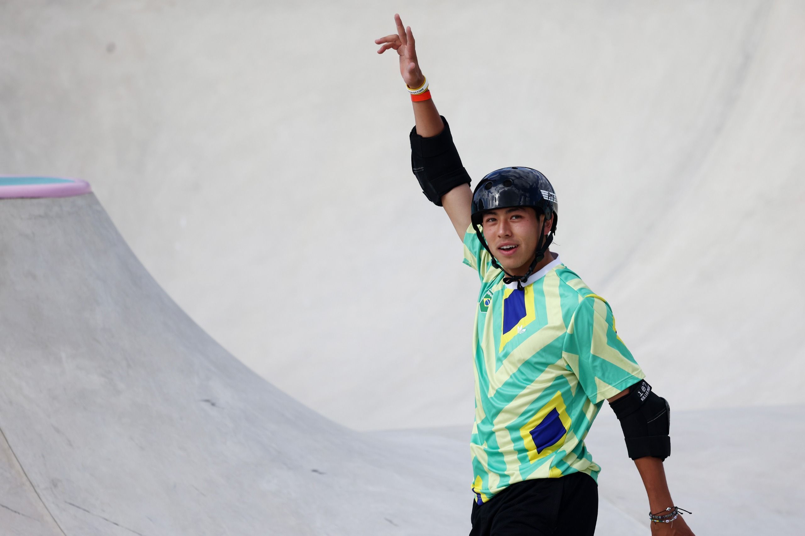 Paris 2024: Augusto Akio conquista bronze na final do Skate Park Masculino